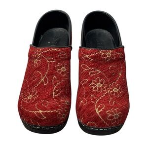 Sanita Red & Gold Floral Tapestry Clogs - size 38 EU/7‎ US